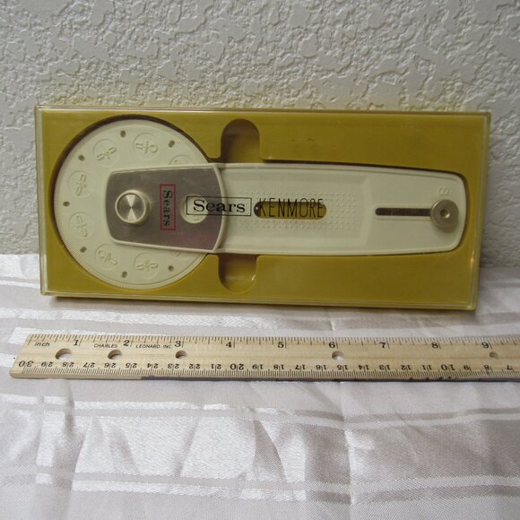 Sears Vintage Kenmore White Buttonholer Sewing Machine Attachment with Case MCM - Picture 2 of 6